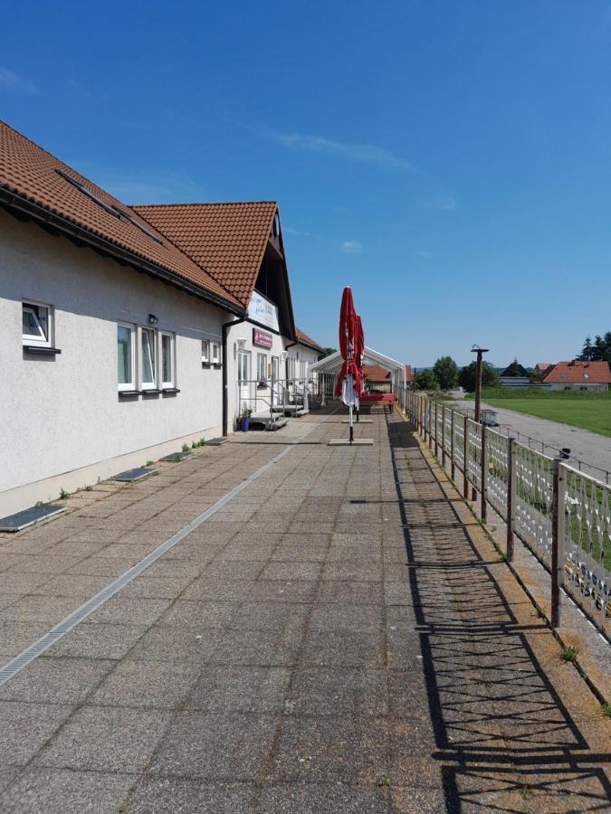 Sport & Freizeit Centrum Pension Heudeber Exterior foto